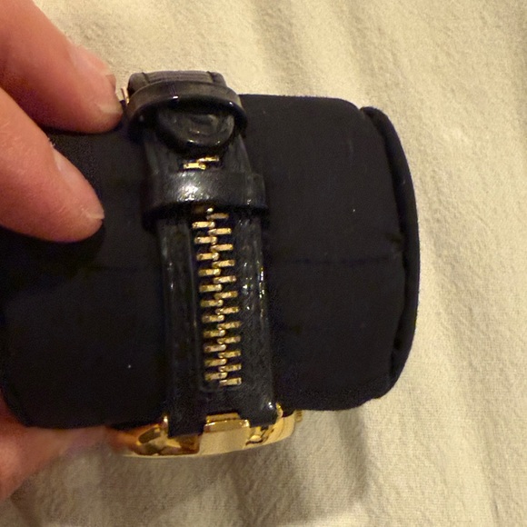 Versus Versace Black and‎ Gold Timepiece watch main image 5